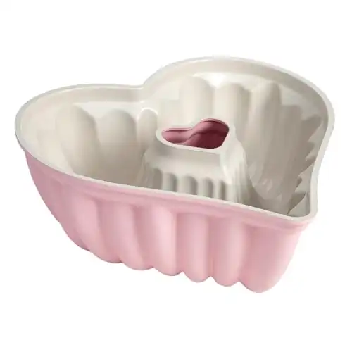 Paris Hilton Heart Shaped Fluted Cake Pan