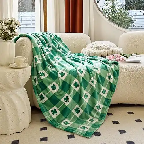 Elegant Comfort Velvet Touch Ultra Plush St Patricks Day Green Clover Shamrock Printed Fleece Throw/Blanket-50 x 60inch